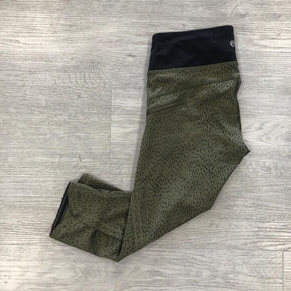 Lululemon Size 4 Run Top Speed Crop Full On Luxtreme Dottie Dash Green Black - Picture 1 of 11